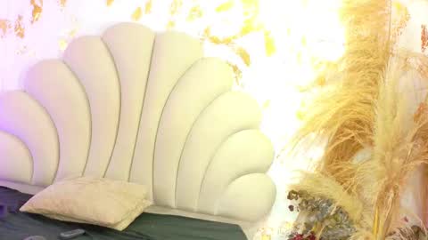 bonieklent online show from September 18, 4:27 am