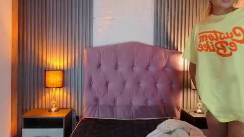 bonnali_lune online show from March 21, 10:14 pm