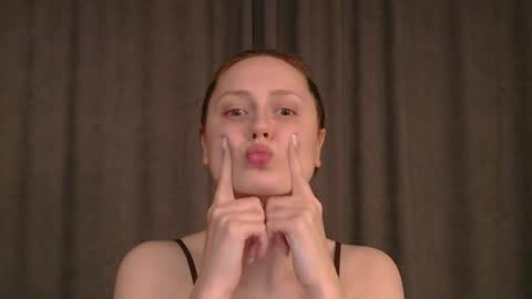 Snapshot of bonne_chance chatting on February 22, 10:31 pm bonne_chance online show from February 22, 10:31 pm