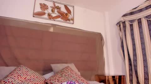 Snapshot of bonniecute_ chatting on October 21, 11:52 pm online show from October 21, 11:52 pm