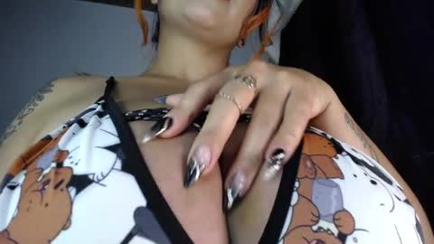 KIM     online show from March 31, 11:05 pm