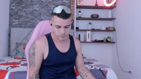 booyhott_ online show from February 1, 7:33 pm