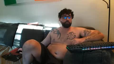 boredandirish21 online show from September 30, 8:41 pm