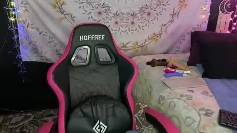 BossMom online show from January 6, 9:08 pm