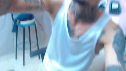 boy_tatto77 online show from May 7, 5:19 pm