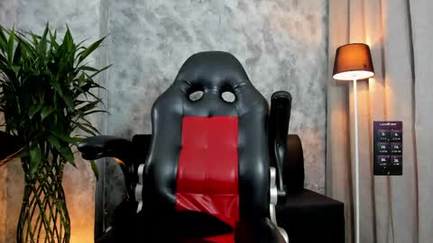 boyc02_ online show from December 1, 12:25 pm