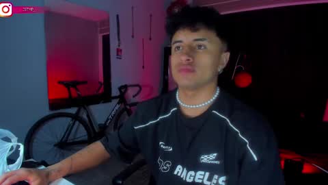 Snapshot of boylatin_777 chatting on February 10, 4:52 am miguel online show from February 10, 4:52 am