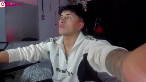 Snapshot of boylatin_777 chatting on February 13, 4:00 am miguel online show from February 13, 4:00 am