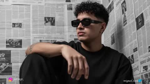 Snapshot of boylatin_777 chatting on October 15, 8:37 am miguel online show from October 15, 8:37 am