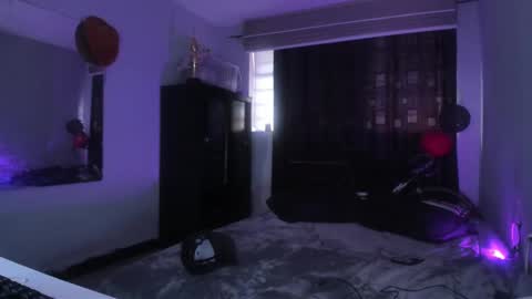 Snapshot of boylatin_777 chatting on February 28, 8:28 pm miguel online show from February 28, 8:28 pm