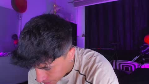 Snapshot of boylatin_777 chatting on February 28, 11:34 pm miguel online show from February 28, 11:34 pm