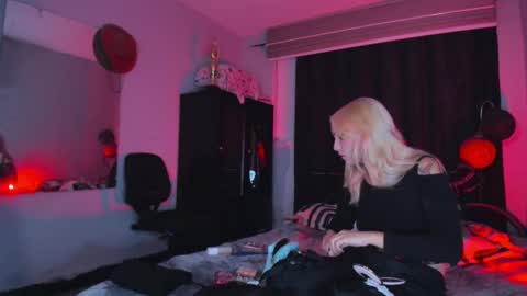 Snapshot of boylatin_777 chatting on February 27, 4:57 am miguel online show from February 27, 4:57 am