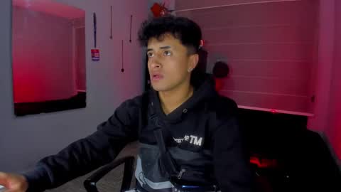 Snapshot of boylatin_777 chatting on January 28, 3:25 am miguel online show from January 28, 3:25 am