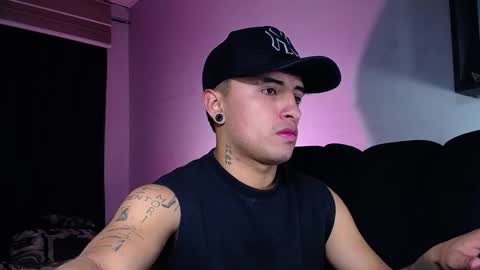 Snapshot of boylatin_777 chatting on October 8, 4:18 am miguel online show from October 8, 4:18 am