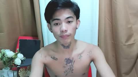 HI IM JAMES DONT FORGET GIVE ME THUMBS UP AND JOIN TO MY FANCLUB online show from October 28, 11:11 am