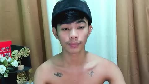 HI IM JAMES DONT FORGET GIVE ME THUMBS UP AND JOIN TO MY FANCLUB online show from November 12, 11:18 pm