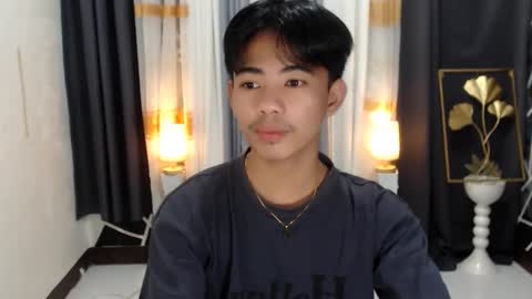 HI IM JAMES DONT FORGET GIVE ME THUMBS UP AND JOIN TO MY FANCLUB online show from January 7, 1:46 pm