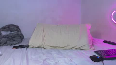 boytoy_dx online show from February 6, 10:23 pm