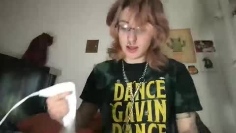 boywithbug online show from March 6, 2:08 pm