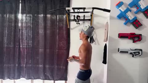 Bradley Strong online show from October 9, 4:34 pm