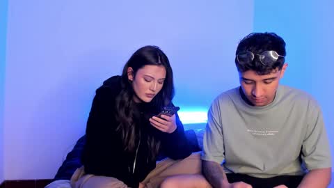 Snapshot of bradlovemma_ chatting on February 8, 11:13 pm BradLovEmma  online show from February 8, 11:13 pm