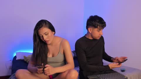 Snapshot of bradlovemma_ chatting on February 7, 3:02 am BradLovEmma  online show from February 7, 3:02 am