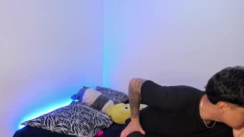 Snapshot of bradlovemma_ chatting on February 1, 4:03 am BradLovEmma  online show from February 1, 4:03 am