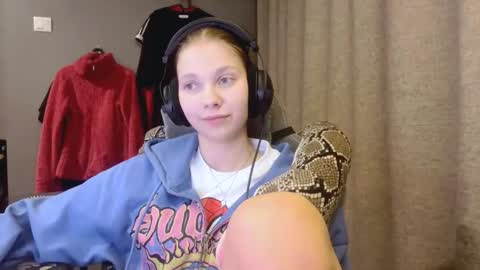 Alice online show from November 4, 4:30 pm