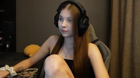 Alice online show from December 1, 3:21 pm