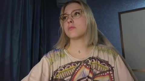 Belle  online show from November 15, 2:51 pm