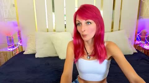 Snapshot of brandybloomm chatting on October 5, 7:10 pm Brandybloomm online show from October 5, 7:10 pm