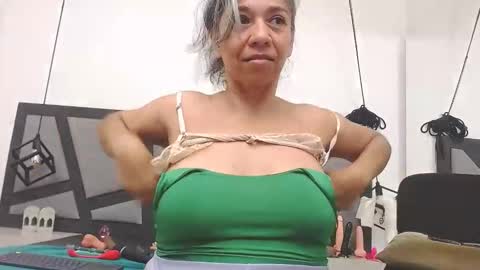 BRENDA VELASQUEZ online show from October 17, 6:56 pm