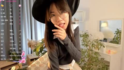 Hanna online show from October 1, 4:06 pm