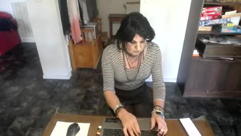 bridgetfouru online show from July 8, 3:32 am