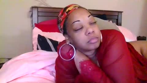 brownroundrenee online show from April 15, 10:51 am