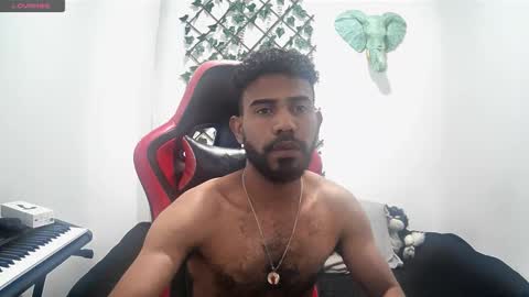 bruce_1111 online show from November 26, 9:44 pm