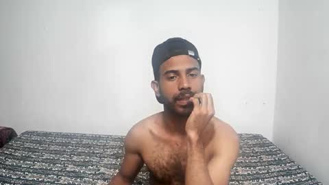 bruce_1111 online show from January 13, 6:05 pm