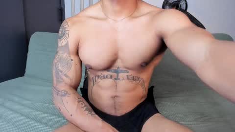 Snapshot of bruce_roldan chatting on January 16, 2:09 am bruce roldan online show from January 16, 2:09 am