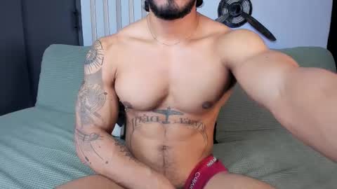 Snapshot of bruce_roldan chatting on February 19, 3:17 am bruce roldan online show from February 19, 3:17 am