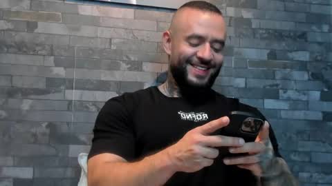 brucedallas online show from July 18, 6:04 am