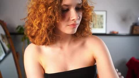 Tess online show from May 5, 3:29 pm