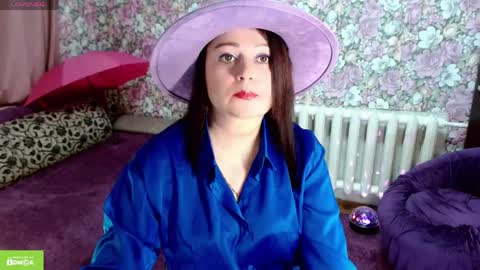 Julia online show from April 1, 8:39 pm