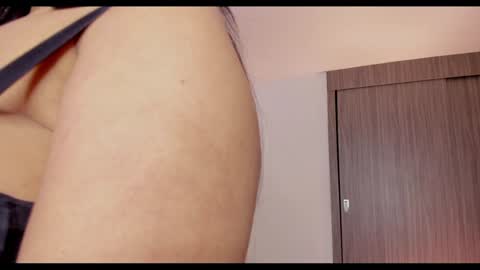 Snapshot of brunnahart chatting on December 4, 2:31 pm     online show from December 4, 2:31 pm