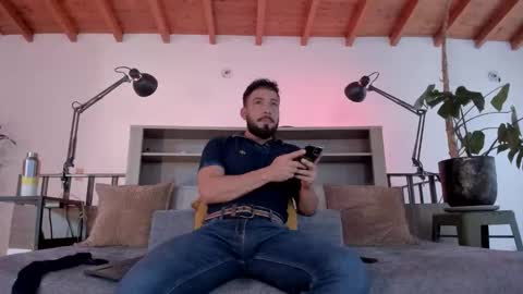 Andres Suarez online show from March 3, 8:16 pm