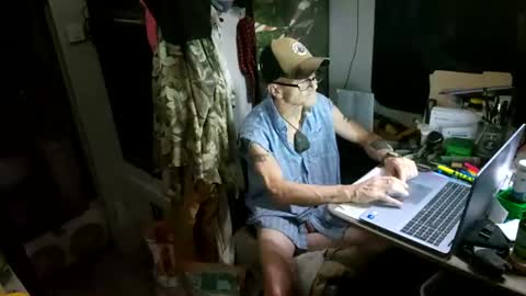 Steve... aka SkinnieDippin aka TimberTramp online show from June 16, 4:27 am
