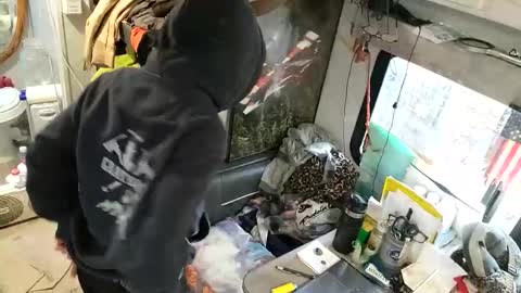 Steve... aka SkinnieDippin aka TimberTramp online show from December 14, 10:38 pm