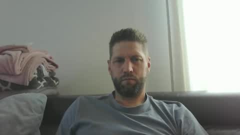 bubblebee1982 online show from September 12, 1:24 pm