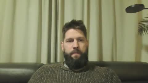 bubblebee1982 online show from December 15, 5:53 pm