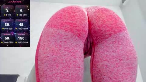 Snapshot of bubblebum4you chatting on September 30, 5:23 pm bubblebum4you online show from September 30, 5:23 pm