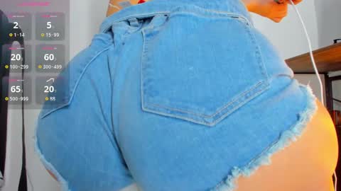 Snapshot of bubblebum4you chatting on December 10, 8:08 am bubblebum4you online show from December 10, 8:08 am